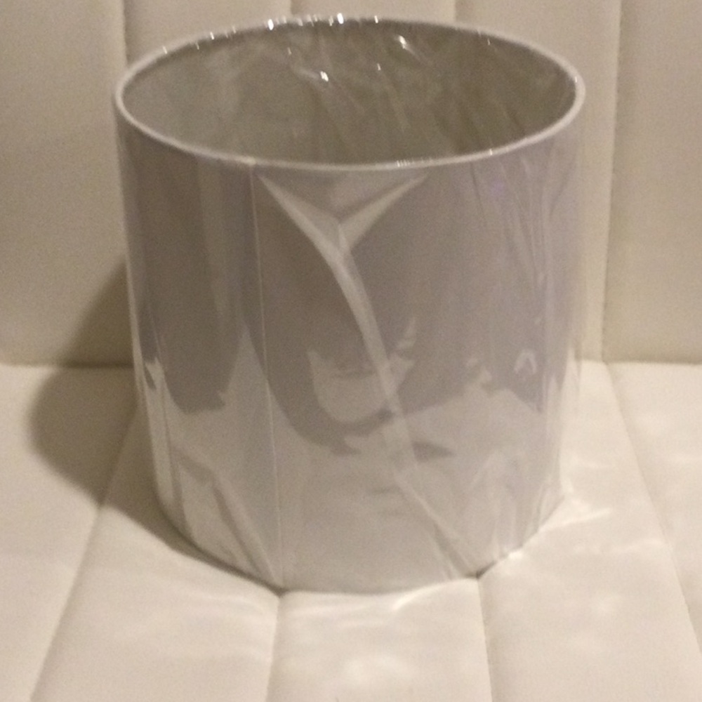 NWOT Blue Glass Table Lamp With Cream/White Shade - Picture 10 of 16